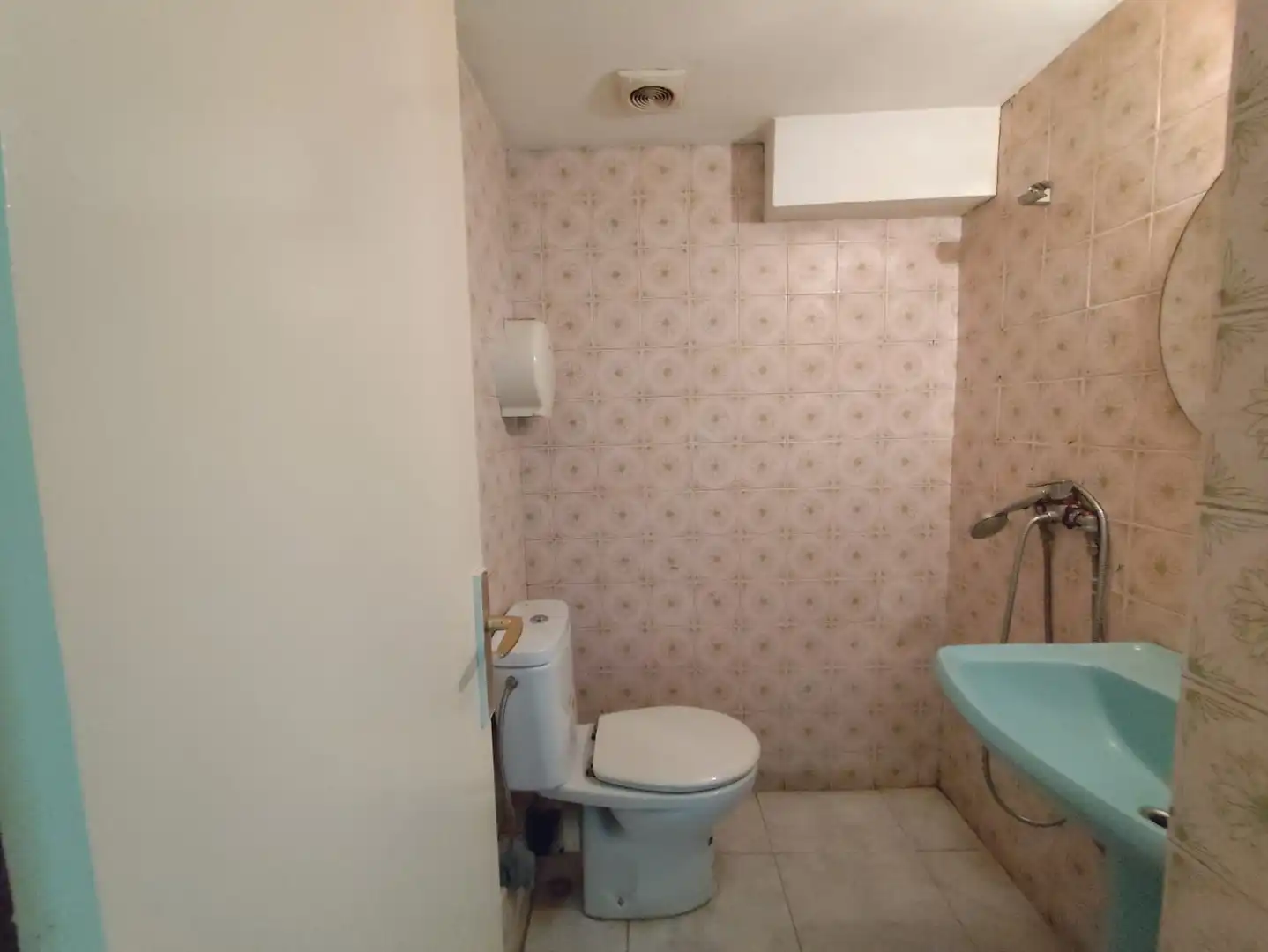 Bathroom of Commercial properties for sale in Barcelona  with Air Conditioner