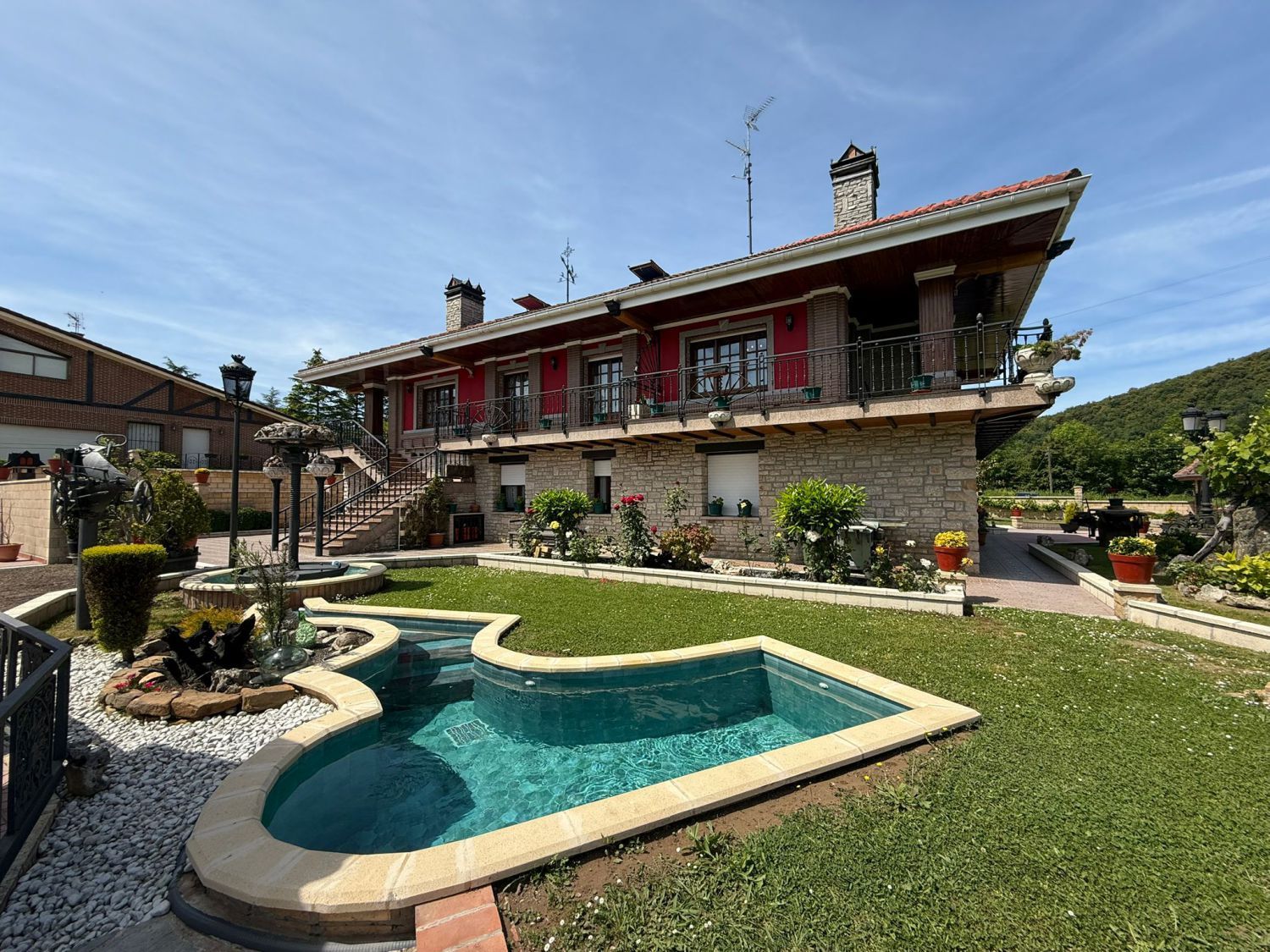 Swimming pool of House or chalet for sale in Valle de Mena  with Heating, Terrace and Storage room