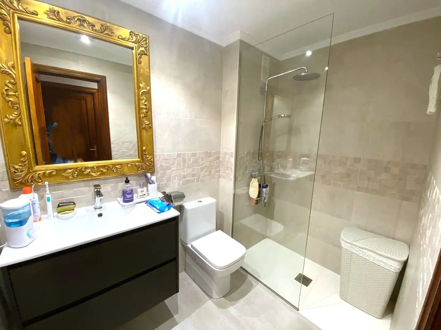 Bathroom of Flat for sale in Castro-Urdiales  with Heating, Private garden and Parquet flooring