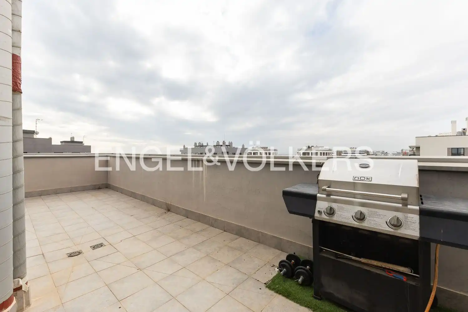 Terrassa de Dúplex en venda en Valencia amb Aire condicionat, Calefacció i Jardí privat