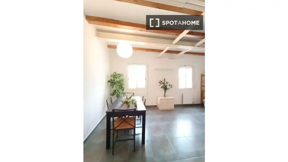 Vista exterior de Piso de alquiler en Barcelona con Aire acondicionado, Calefacción y Amueblado