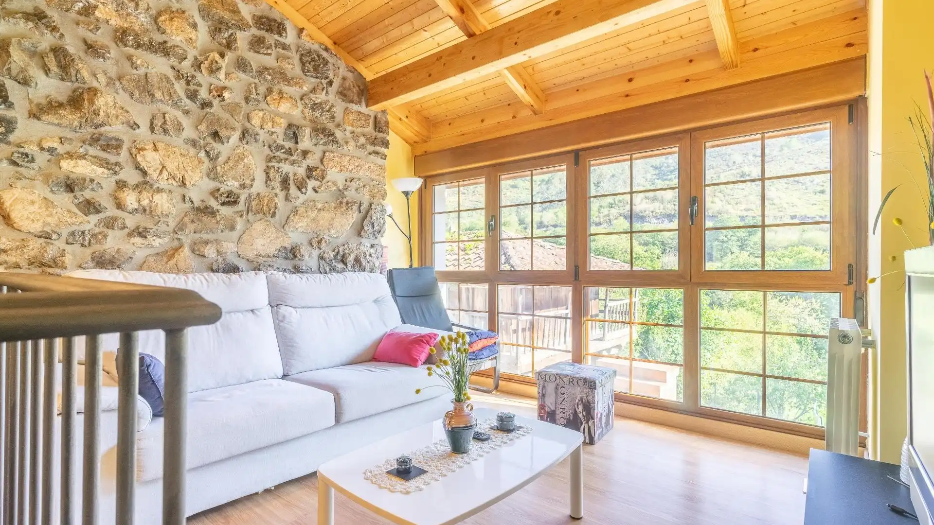 Sala de estar de Casa o chalet en venta en Ribera de Arriba con Calefacción, Jardín privado y Terraza