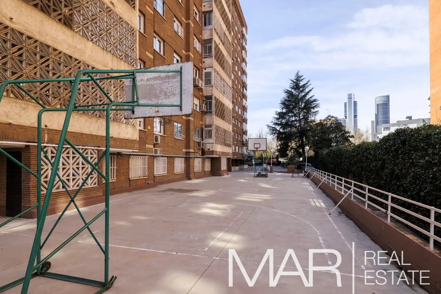 Vista exterior de Piso en venta en Madrid con Aire acondicionado, Calefacción y Trastero