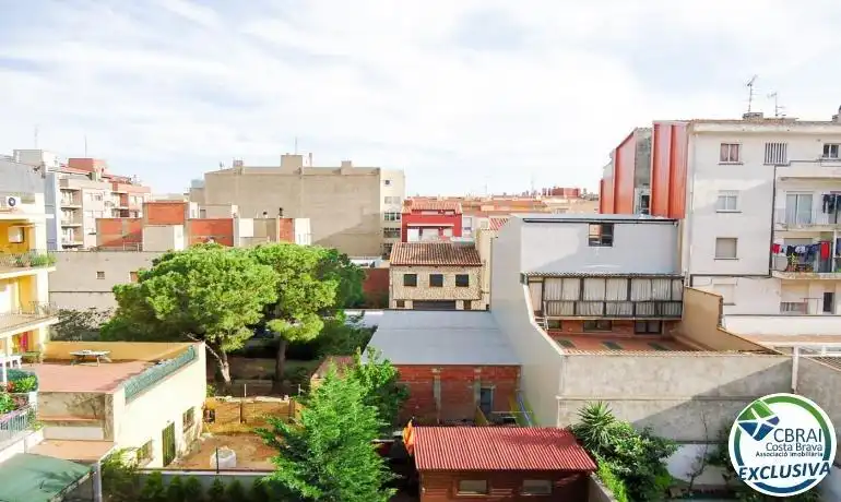 Außenansicht von Wohnungen zum Verkauf in Figueres mit Heizung