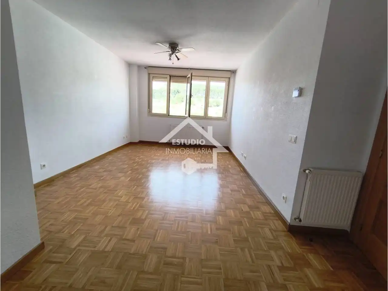 Sala de estar de Piso en venta en Lodosa con Calefacción, Trastero y Balcón
