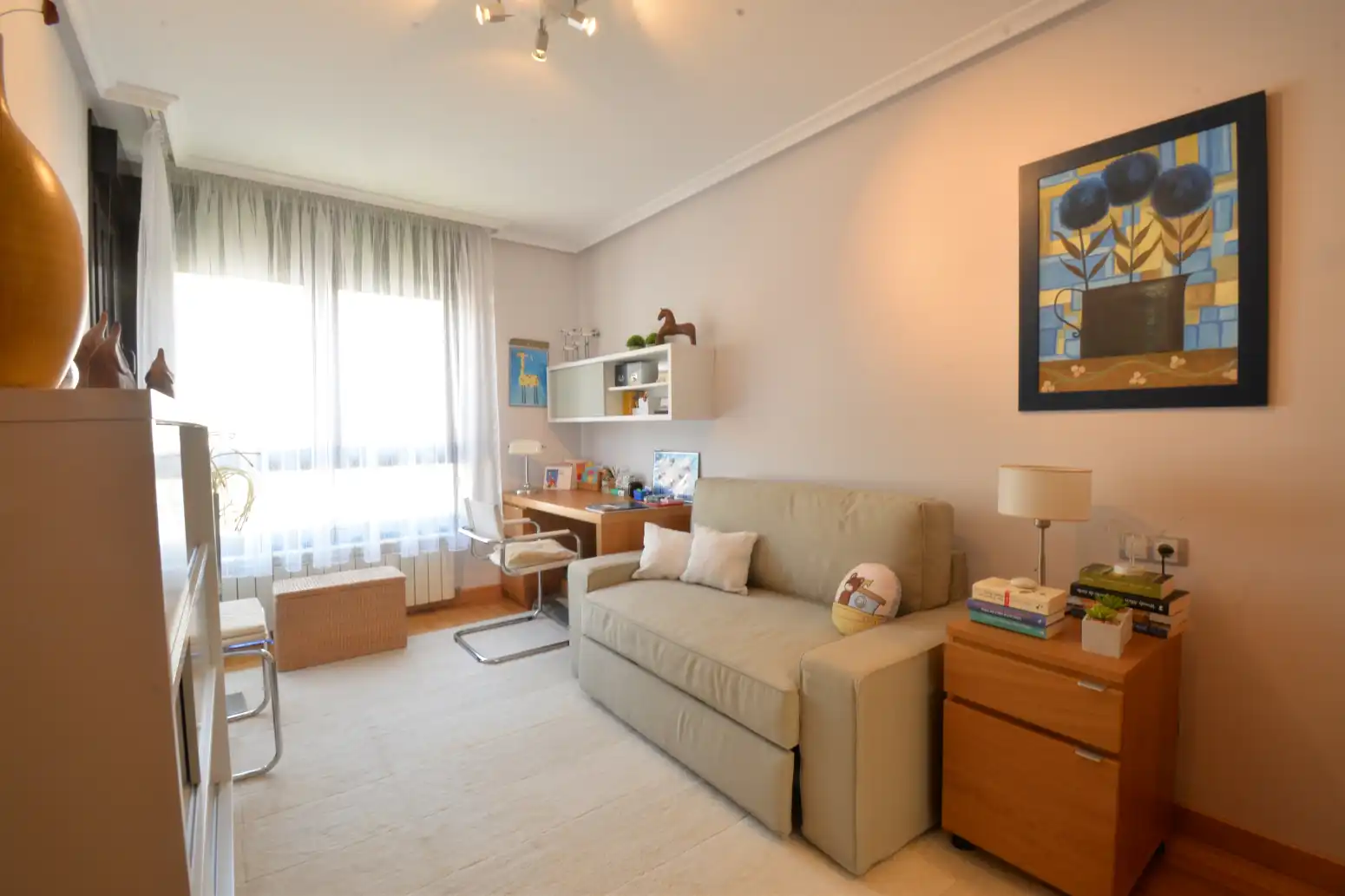 Habitación de Casa adosada en venta en Morcín con Calefacción, Jardín privado y Terraza