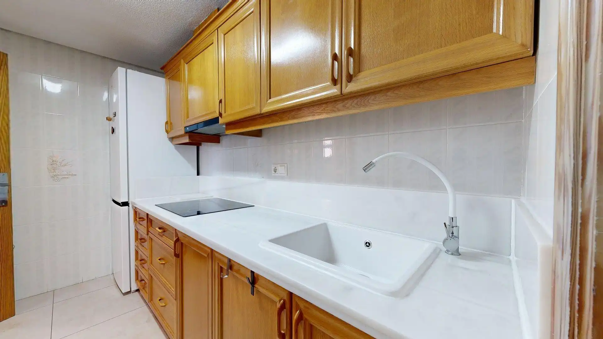 Cuina de Apartament de lloguer en Elche / Elx amb Calefacció, Jardí privat i Terrassa