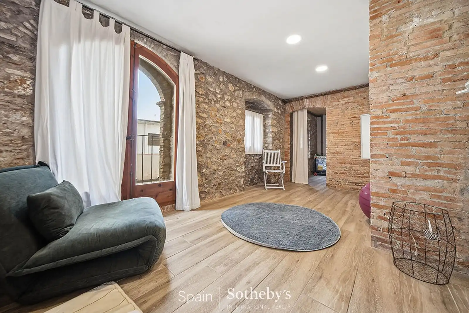 Einfamilien-Reihenhaus zum Verkauf in L'Escala mit Heizung, Terrasse und Abstellraum