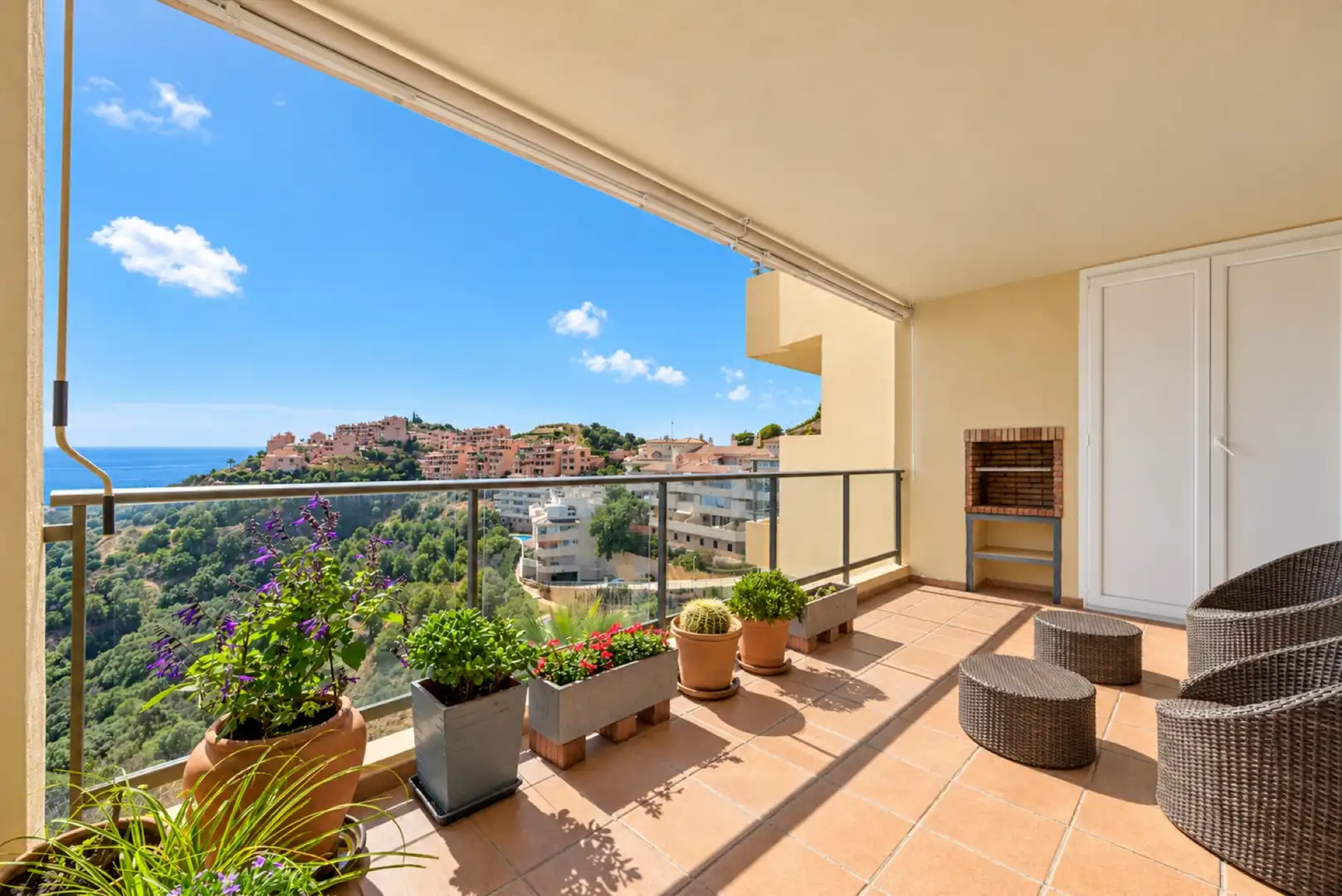 Terrace of Apartments for sale in Calahonda 