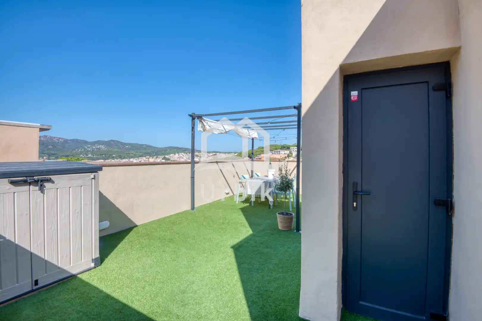 Casa amb piscina en venda a Carrer de Nàpols 26, imagen 5