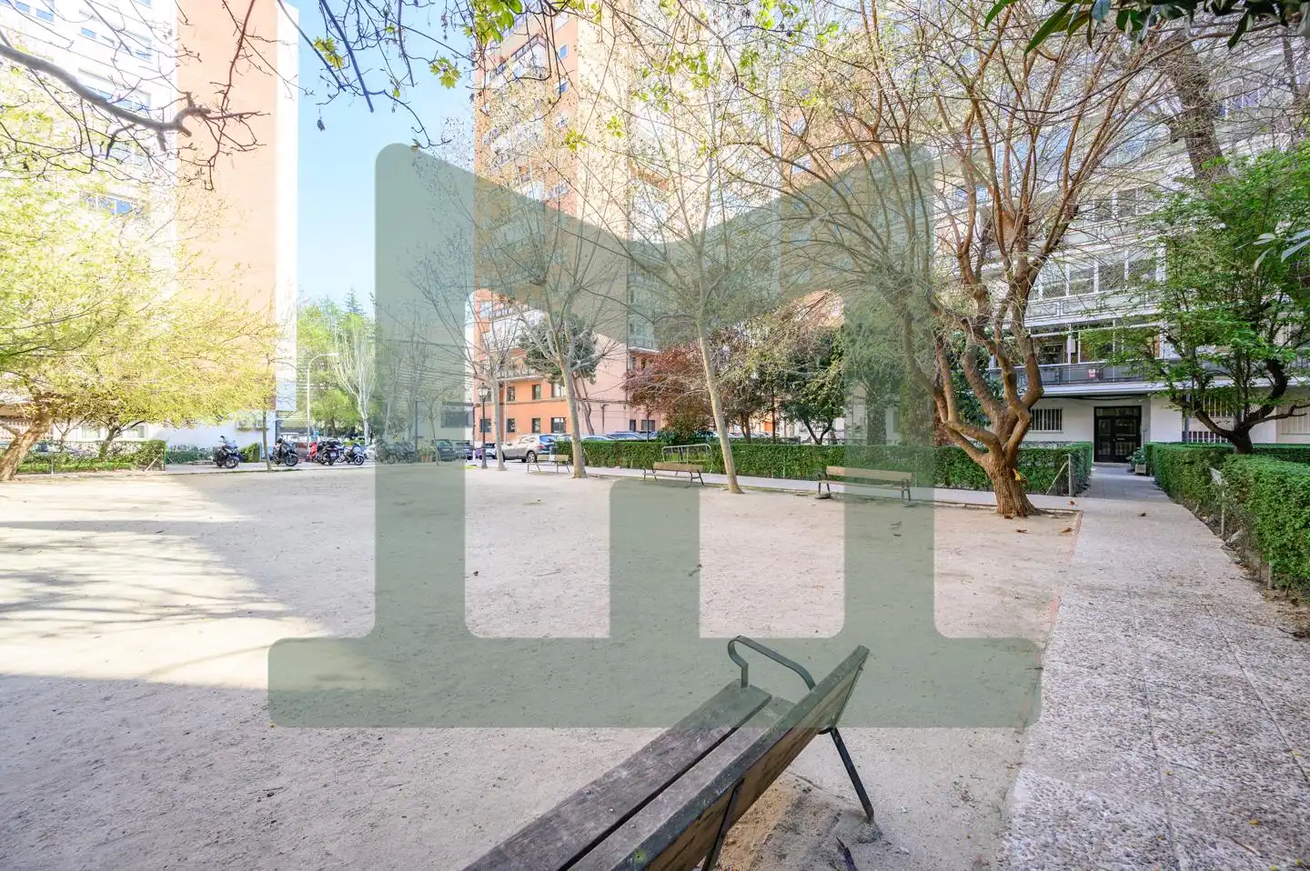 Vista exterior de Piso en venta en Madrid con Calefacción, Parquet y Amueblado