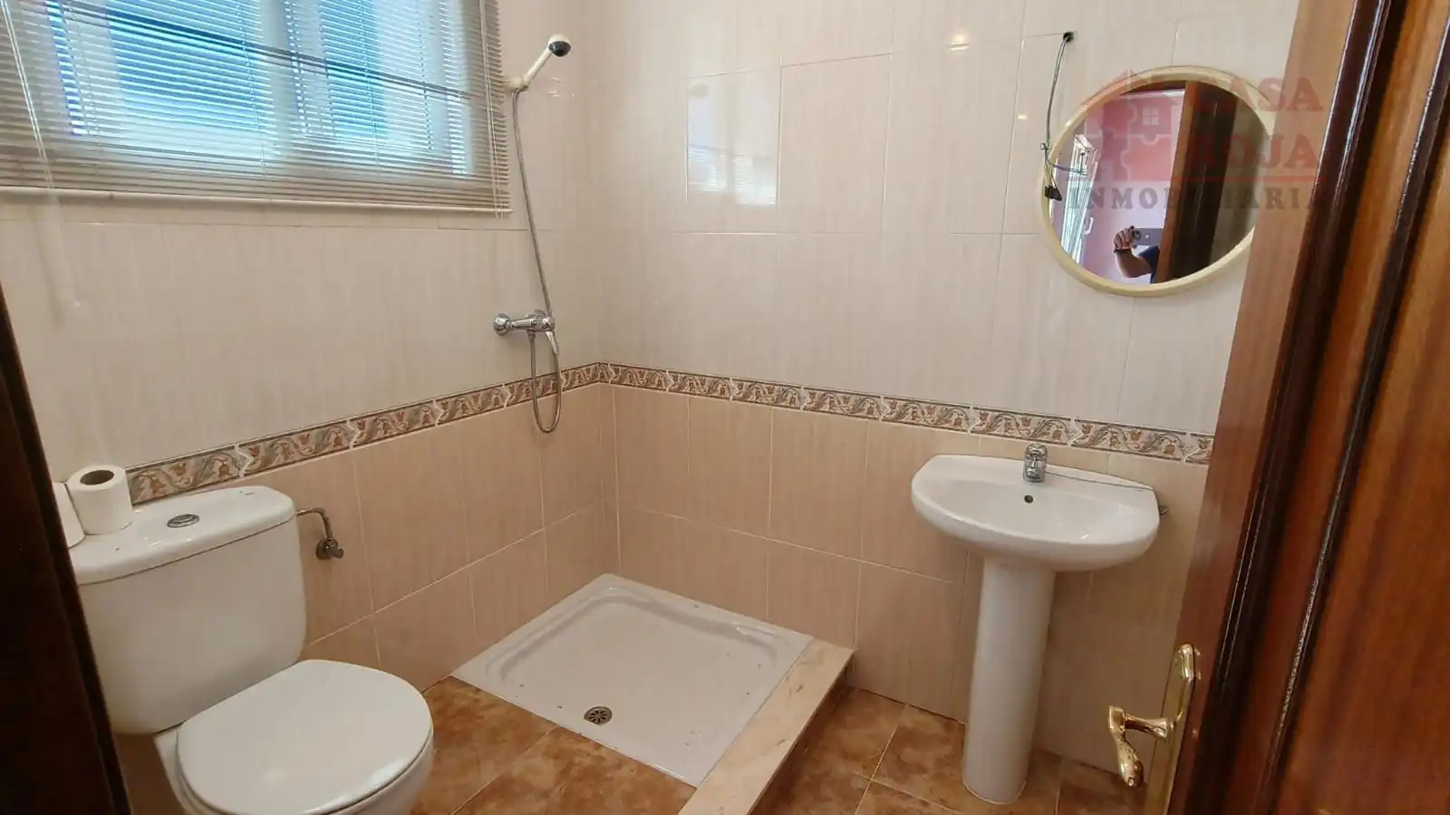 Bany de Casa o xalet en venda en Cangas  amb Calefacció, Terrassa i Moblat