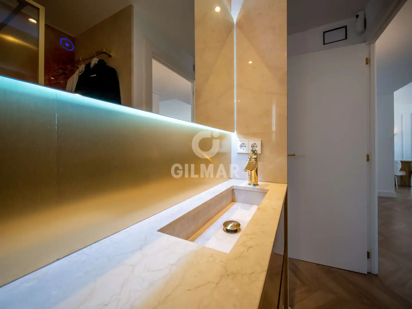 Badezimmer von Dachboden zum Verkauf in Madrid mit Heizung, Abstellraum und Balkon