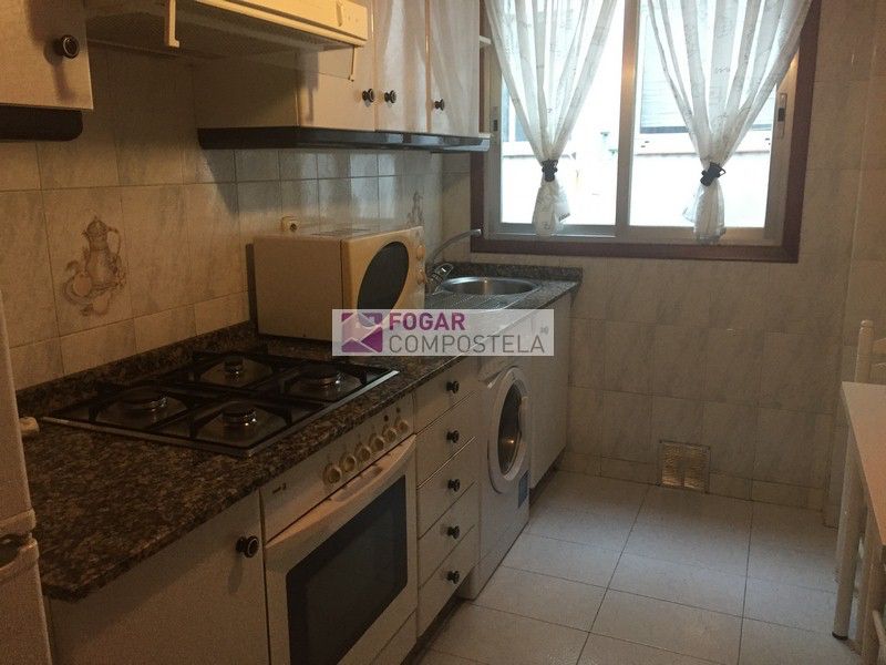 Cuina de Pis de lloguer en Porto do Son amb Moblat