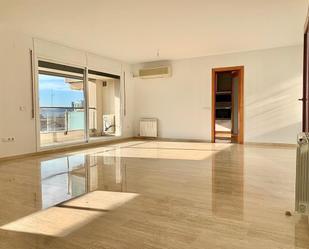 Living room of Flat for sale in Terrassa  with Air Conditioner, Heating and Terrace