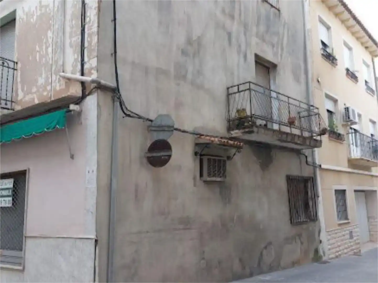 Vista exterior de Casa adosada en venda en Vallada amb Balcó