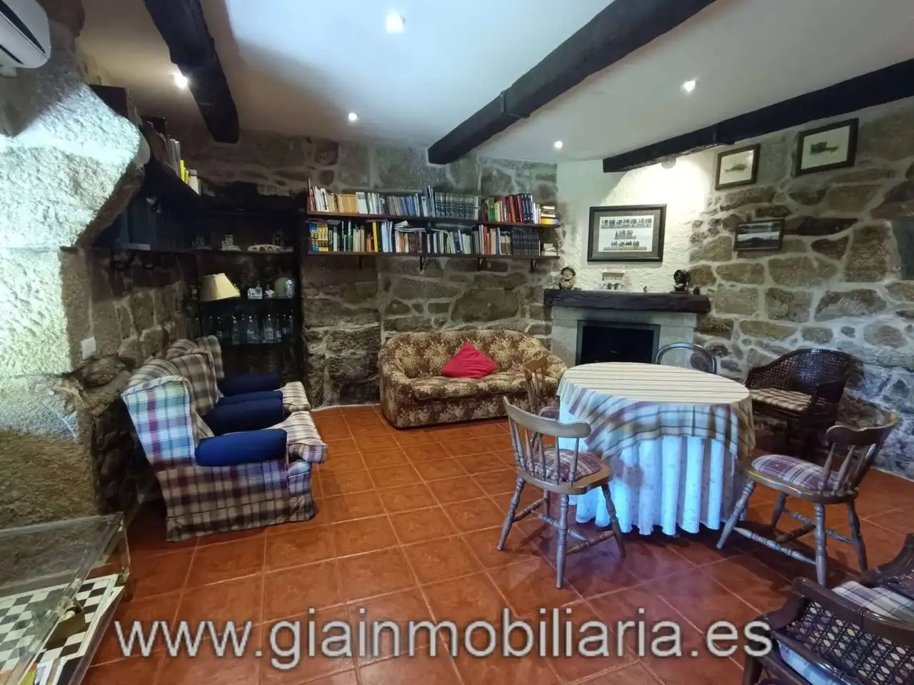 Sala de estar de Casa o chalet en venta en Mondariz con Calefacción, Jardín privado y Terraza
