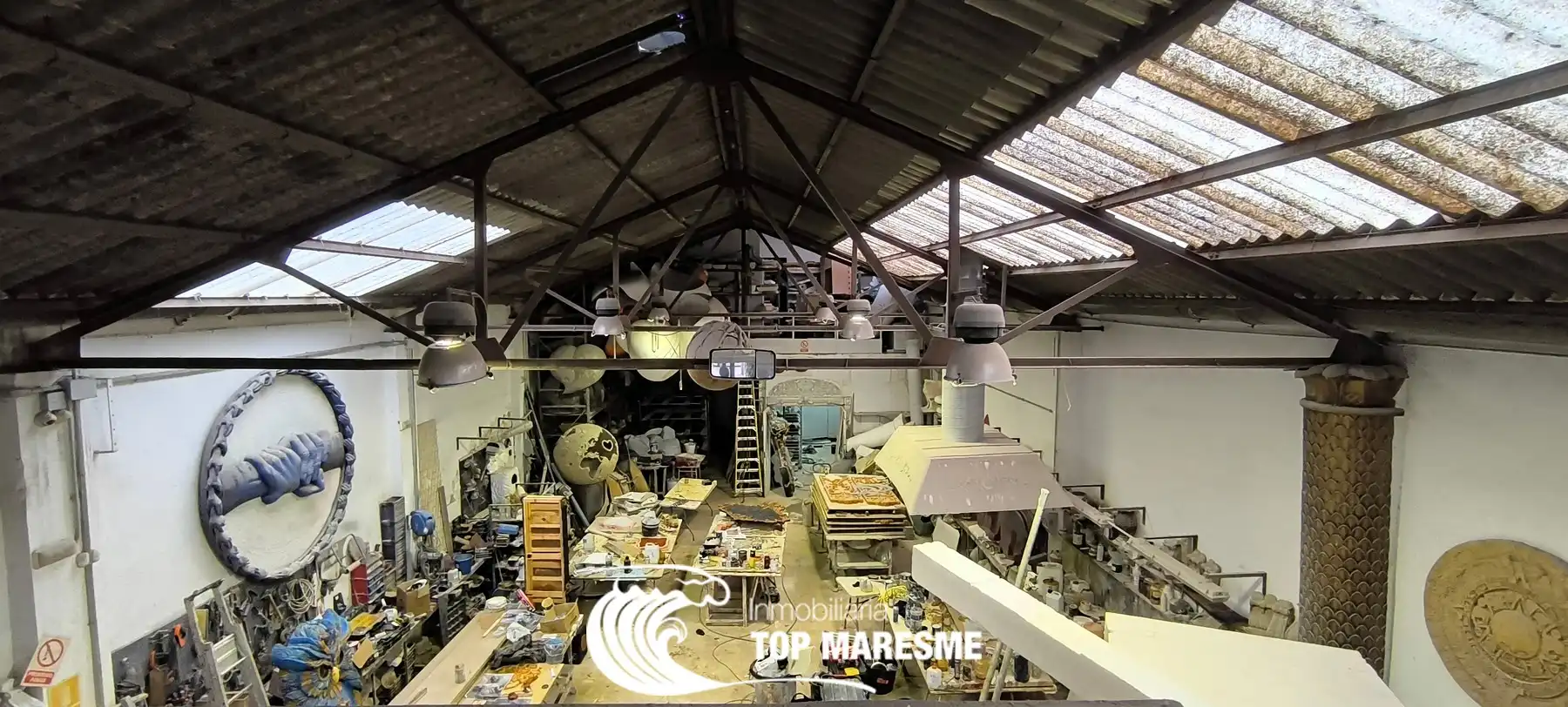 Nau industrial en venda en Badalona