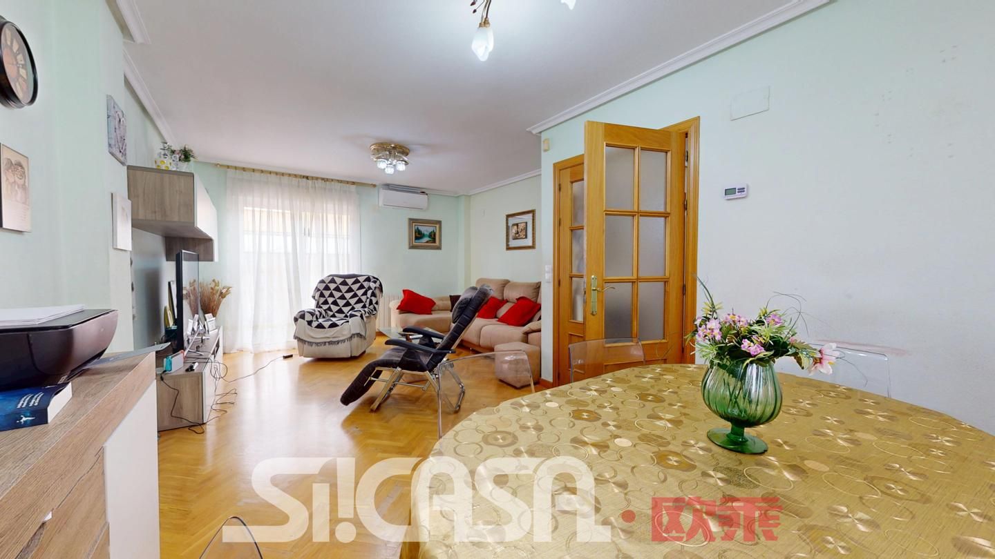 Sala de estar de Casa o chalet en venta en Parla con Aire acondicionado, Calefacción y Trastero