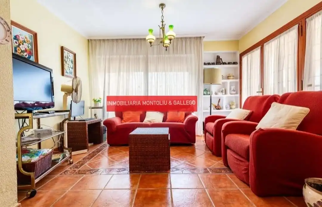 Sala de estar de Casa o chalet en venta en Castellón de la Plana / Castelló de la Plana con Jardín privado, Terraza y Piscina