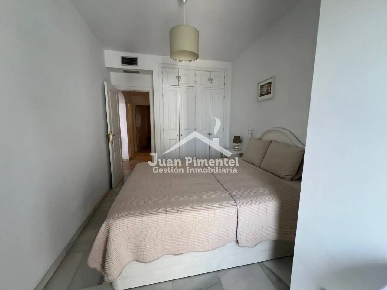 Habitación de Apartamento en venta en Estepona con Aire acondicionado, Terraza y Amueblado