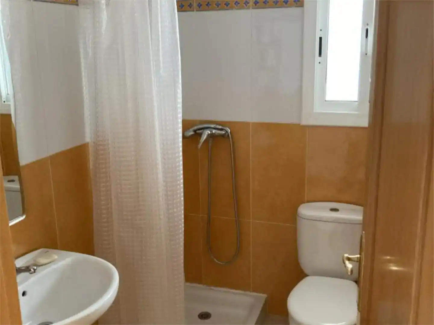 Bany de Casa adosada en venda en Torredembarra amb Jardí privat, Traster i Balcó