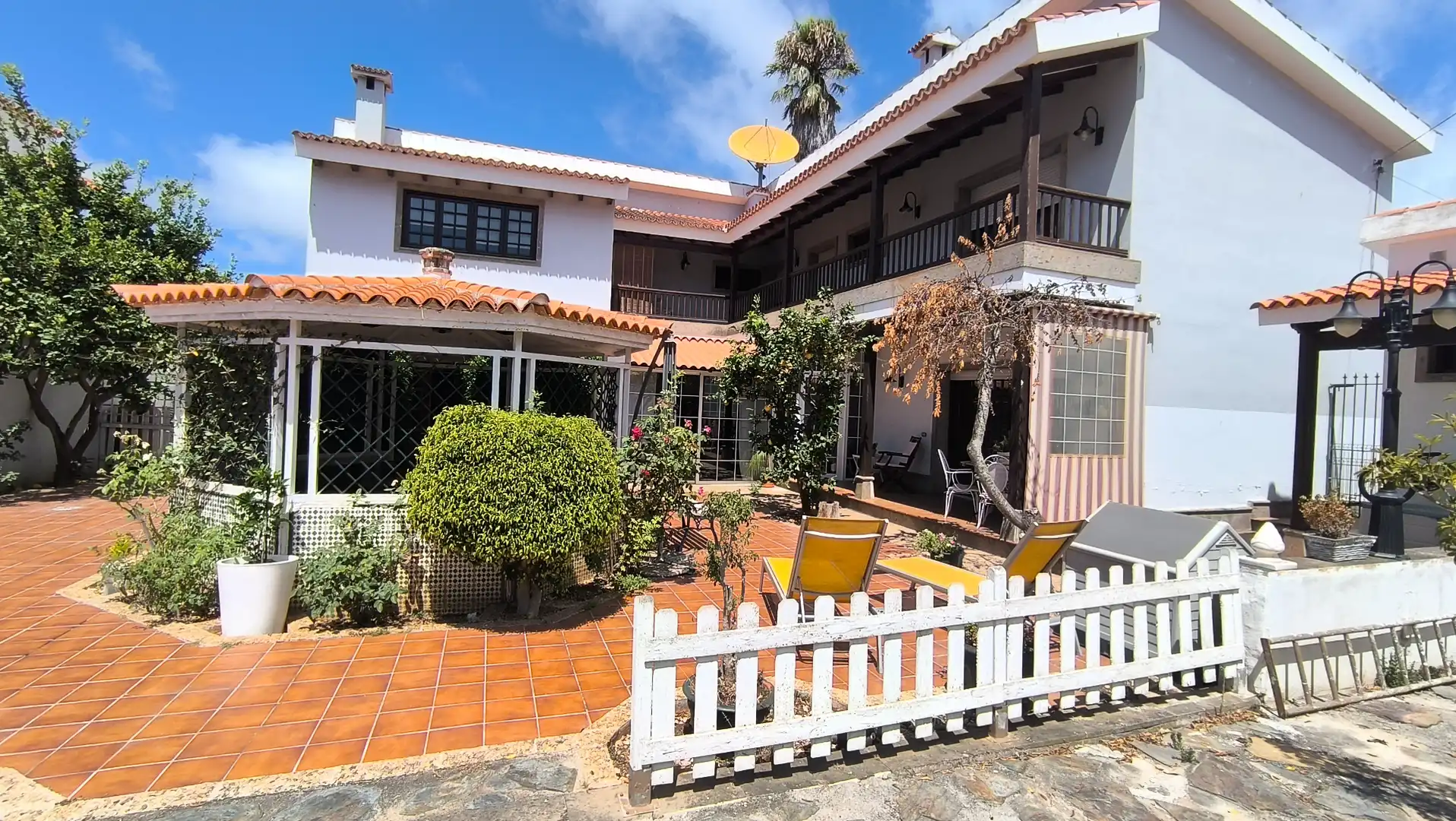 Vista exterior de Casa o xalet en venda en San Cristóbal de la Laguna amb Jardí privat, Terrassa i Traster