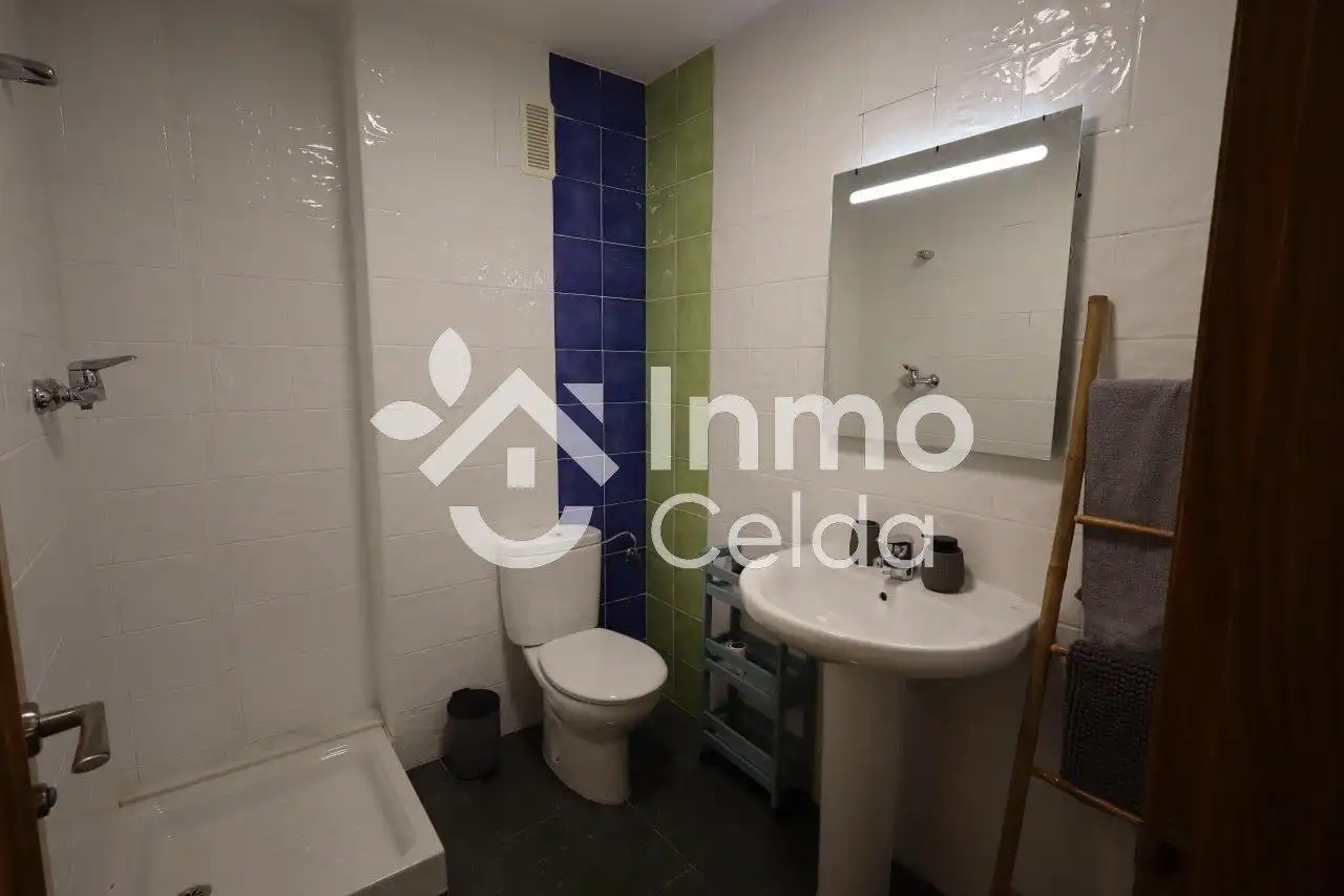 Baño de Casa adosada en venta en Chiva con Aire acondicionado, Calefacción y Terraza