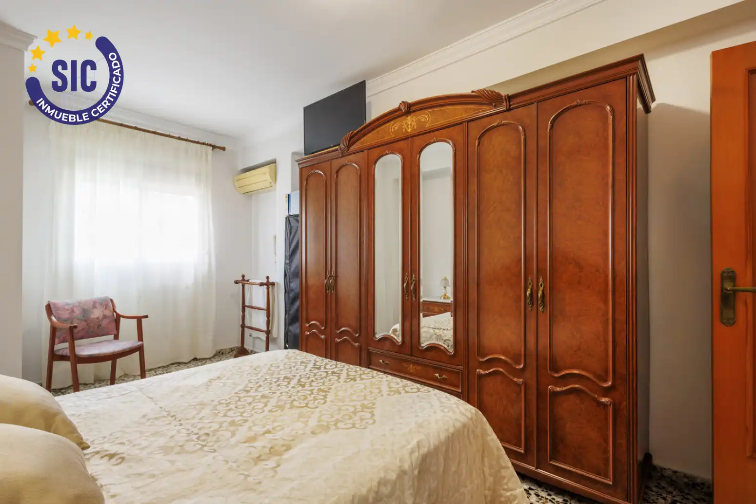 Habitación de Casa adosada en venta en Carlet con Terraza y Balcón