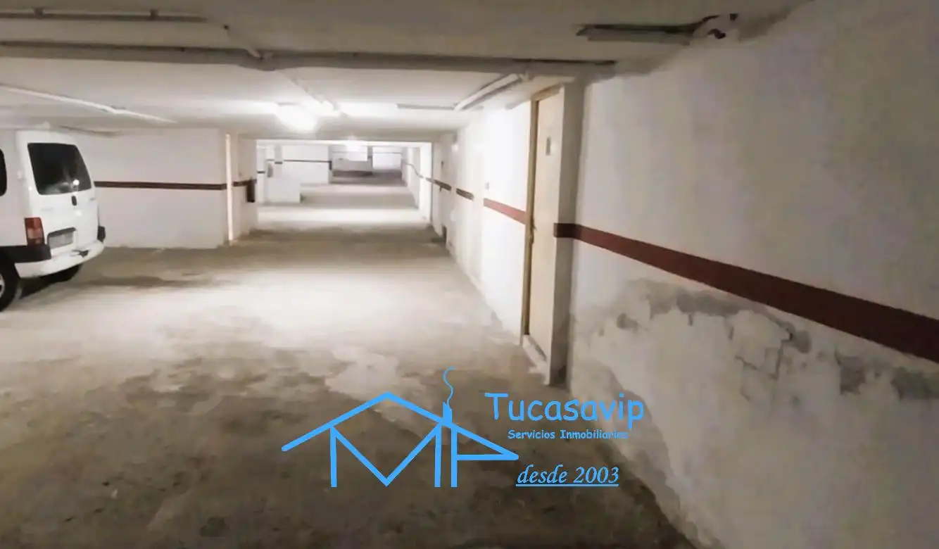 Parking de Piso en venta en La Adrada  con Calefacción, Jardín privado y Terraza