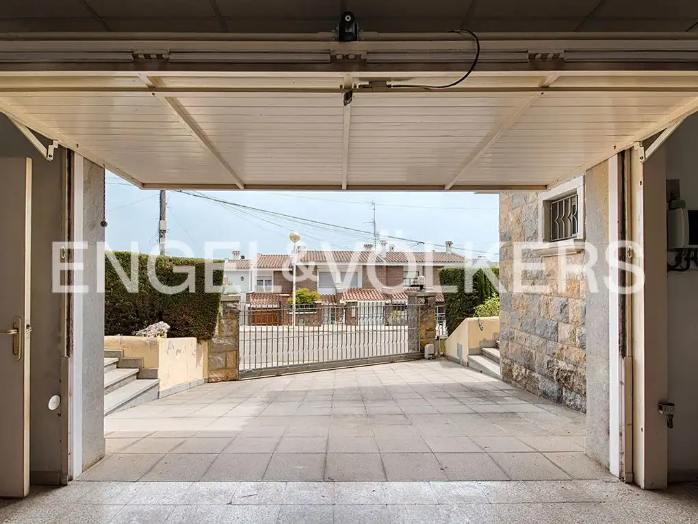 Casa con terraza en venta en Parc Bosc - Castell, imagen 28