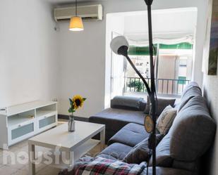 Living room of Flat to rent in  Sevilla Capital  with Air Conditioner, Furnished and Balcony