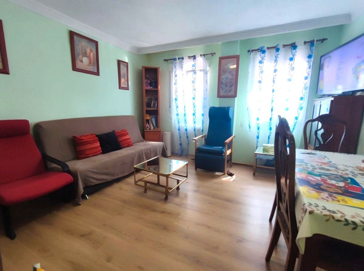 Sala d'estar de Pis en venda en Alcalá de Henares amb Calefacció