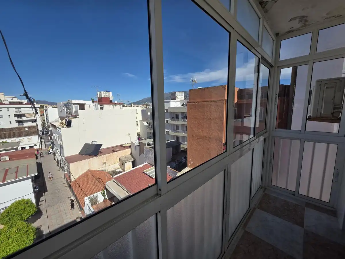Vista exterior de Pis en venda en Fuengirola amb Aire condicionat, Terrassa i Moblat