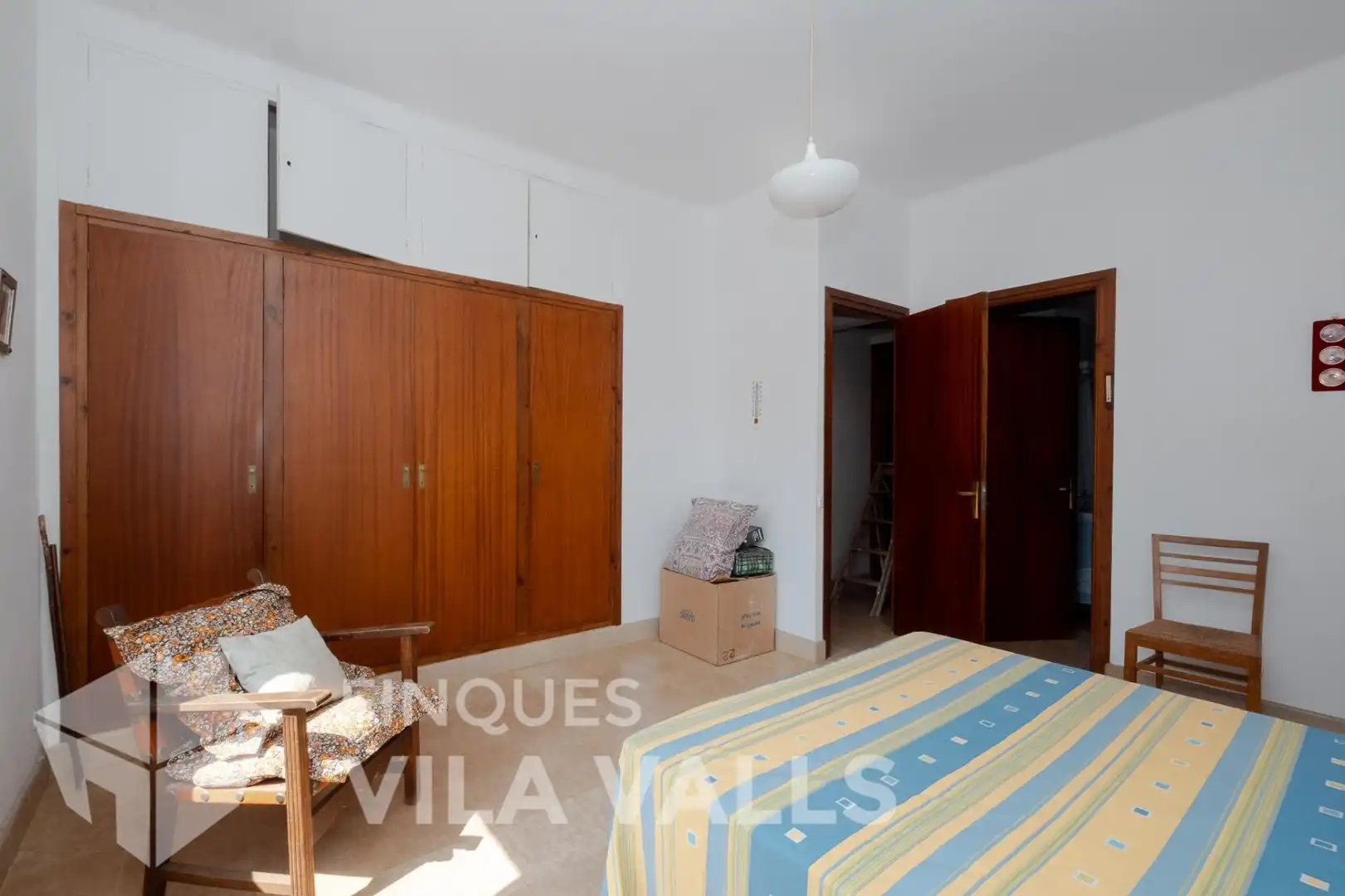 Dormitori de Casa o xalet en venda en Sant Quirze Safaja amb Jardí privat