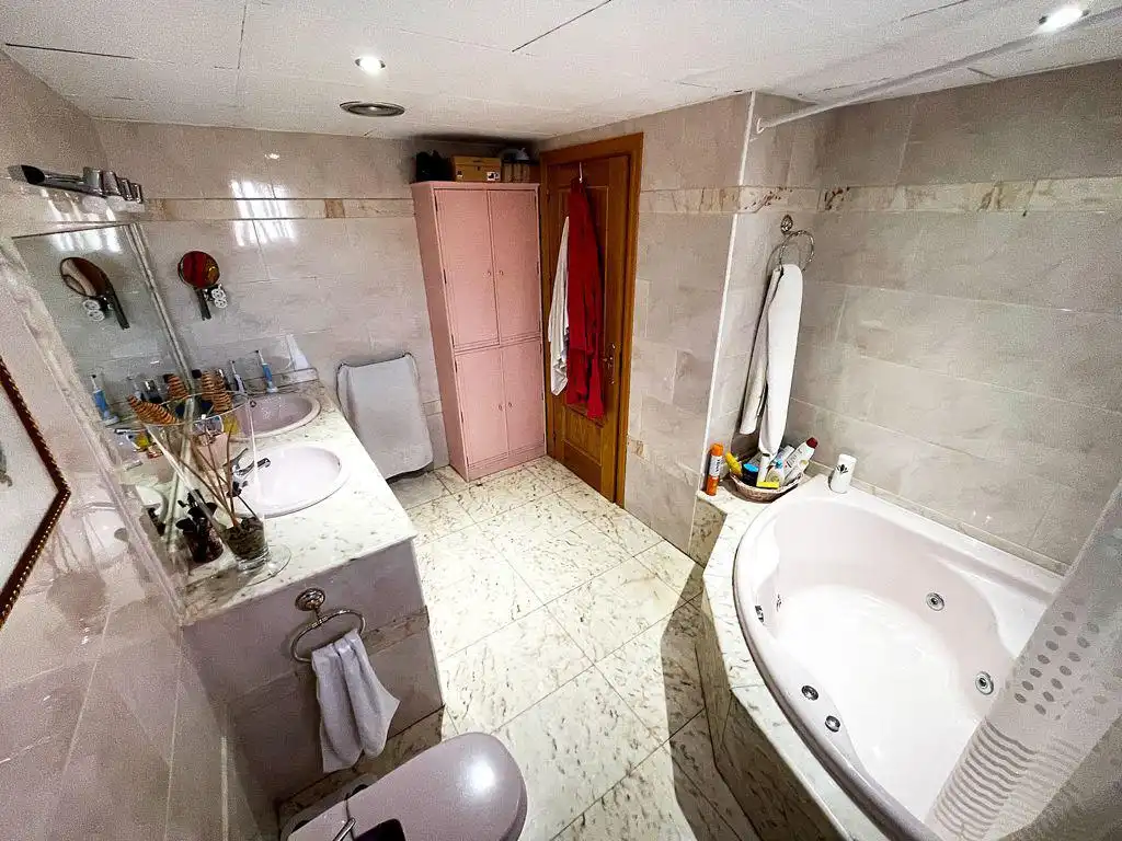 Baño de Casa adosada en venta en Tarancón con Aire acondicionado y Calefacción