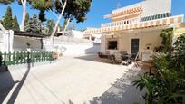 Jardí de Casa o xalet en venda en El Campello amb Aire condicionat, Terrassa i Piscina