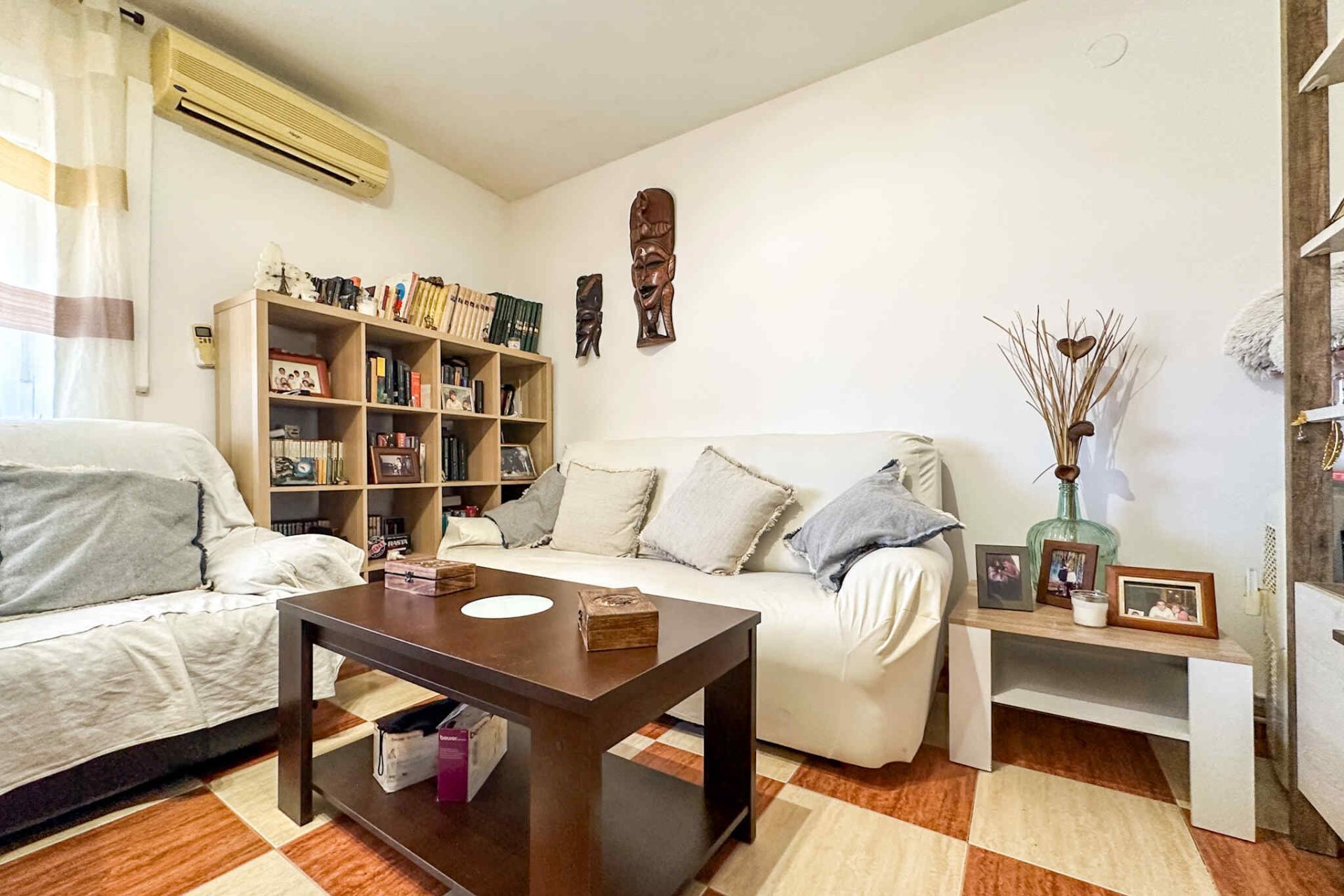 Living room of Flat for sale in  Madrid Capital  with Air Conditioner, Heating and Storage room