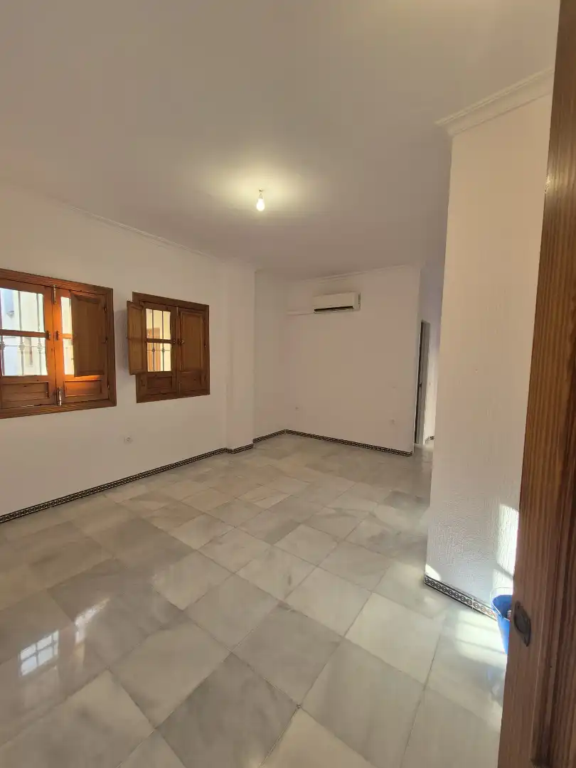 Flat with lift to rent in Calle Amor de Dios 31