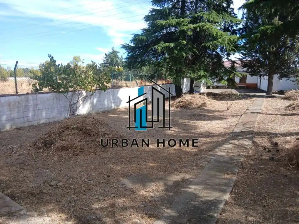 Casa o xalet en venda en León Capital  amb Calefacció i Jardí privat