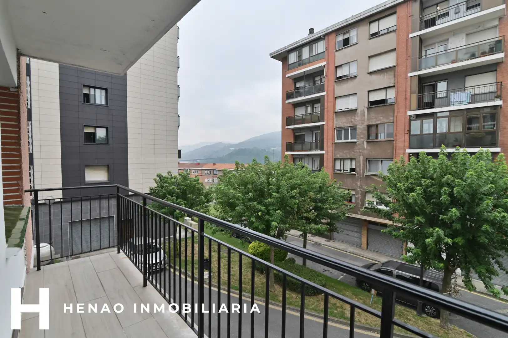 Vista exterior de Piso en venta en Valle de Trápaga-Trapagaran con Calefacción, Amueblado y Balcón