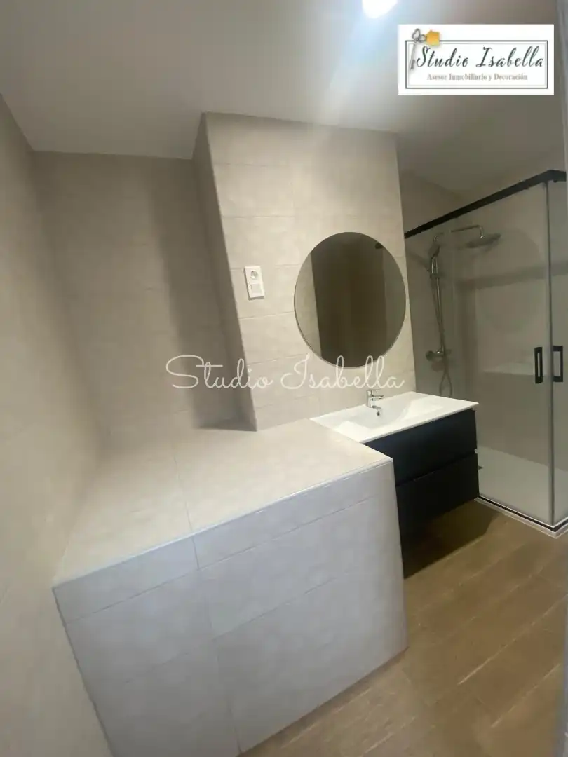 Baño de Dúplex de alquiler en Toledo con Aire acondicionado, Calefacción y Terraza