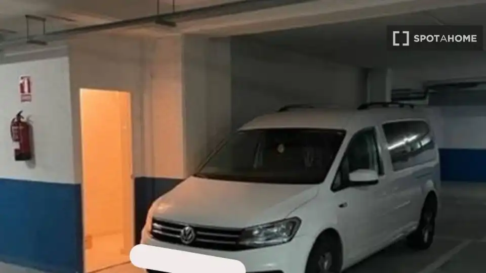 Aparcament de Apartament per a compartir en Santa Cruz de Bezana amb Aire condicionat, Calefacció i Terrassa