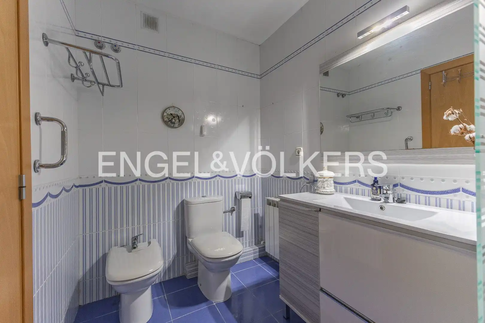 Baño de Dúplex en venta en Terrassa con Aire acondicionado, Calefacción y Terraza
