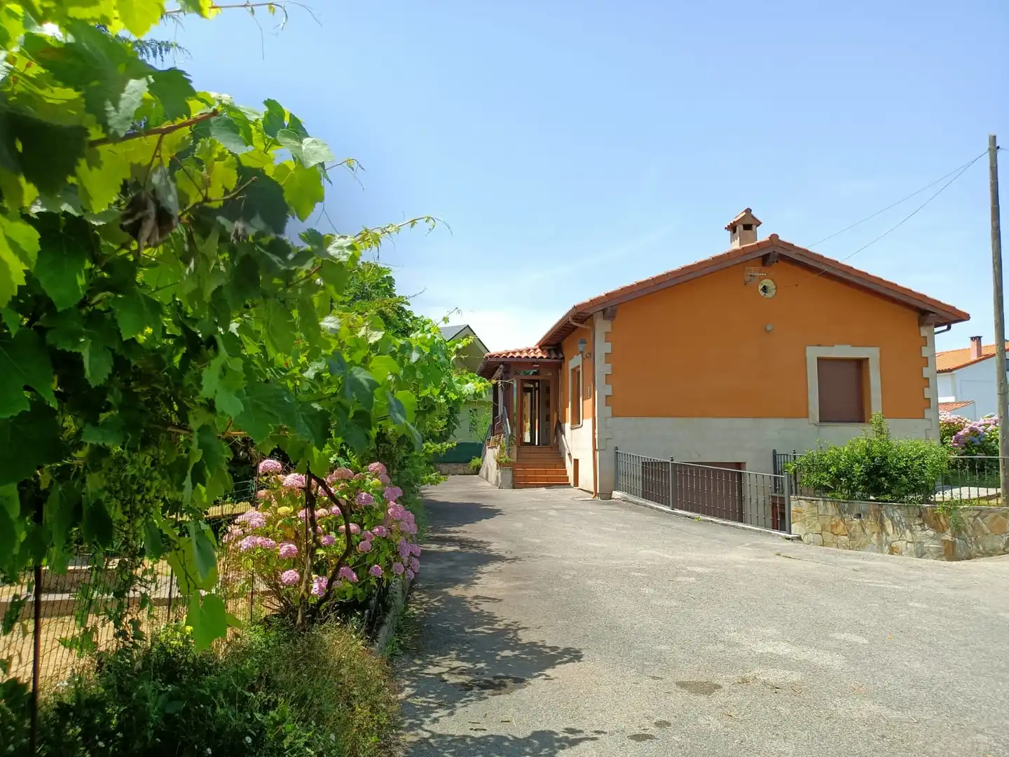 Vista exterior de Casa o xalet en venda en Piélagos amb Jardí privat, Terrassa i Traster
