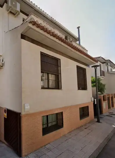 Adossat en venda a LA JOYA ESPINELA