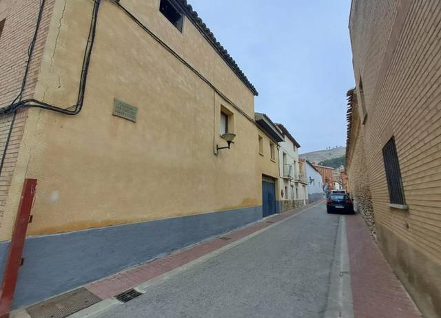 Casa adosada en Venta en Ramon Y Cajal en Valtierra