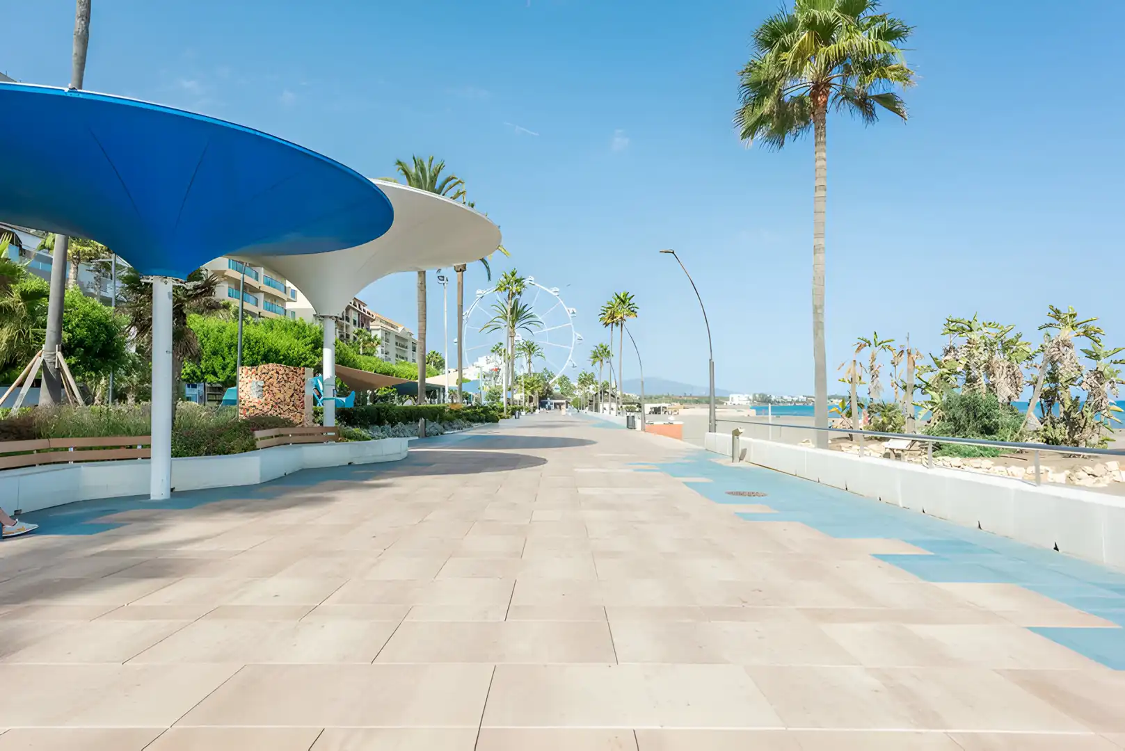 Vista exterior de Apartament en venda en Estepona amb Aire condicionat, Terrassa i Balcó