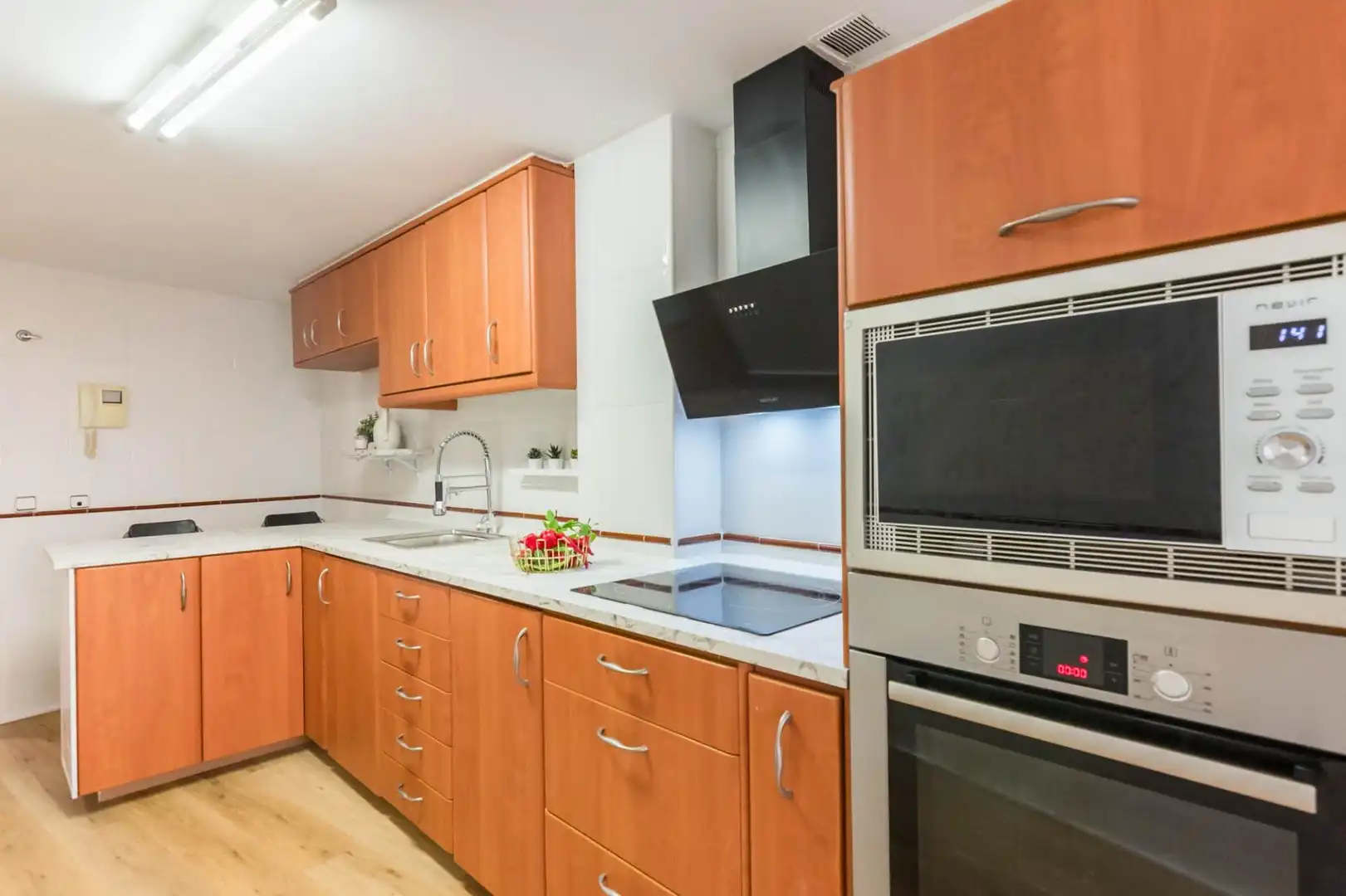 Küche von Wohnung zum Verkauf in Santomera mit Klimaanlage, Privatgarten und Abstellraum