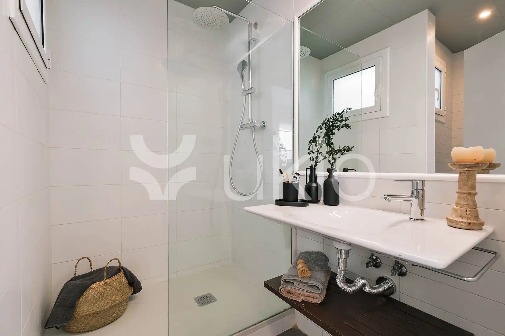 Bathroom of Study for rent in Barcelona  with Air Conditioner, Heating and Terrace